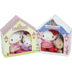 Hello Kitty és kis barátja házikóban 