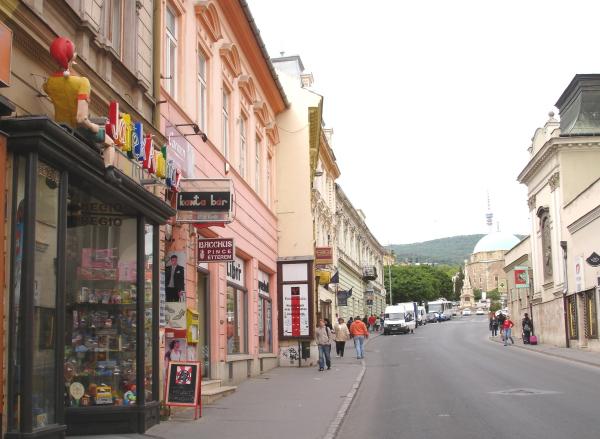 ÁRUHÁZAINK:pinokkio_pecs