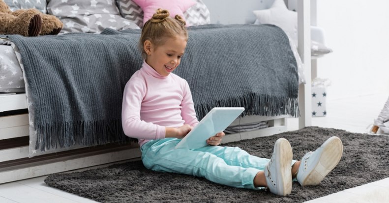 Kütyühasználat: mikortól és mennyi ideig engedjük