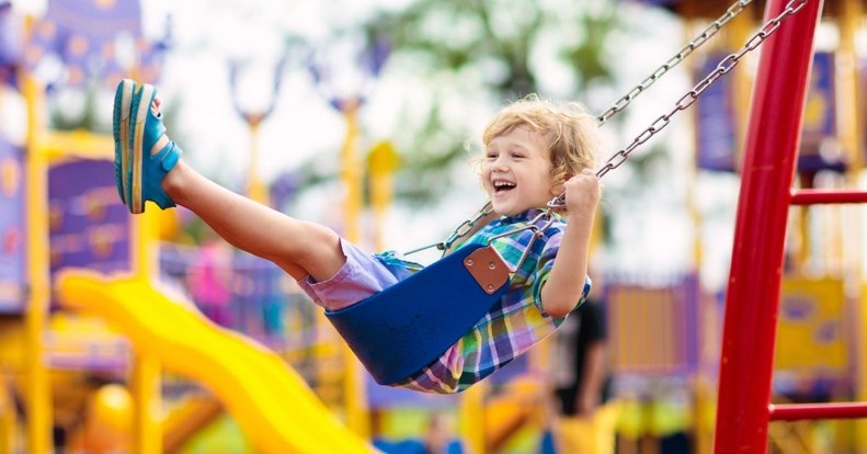 Mit szabad és mit nem egy játszótéren?