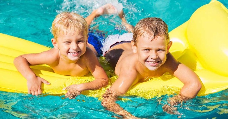 Strandkellékek gyerekeknek: itt a lista, ezeket ne hagyd otthon!