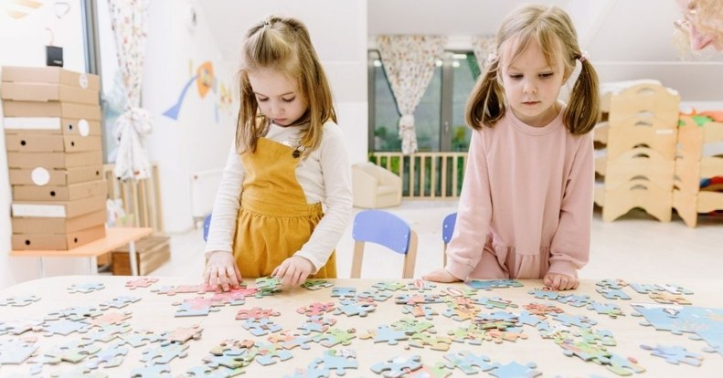 A puzzle játékok készségfejlesztő hatása gyerekeknek