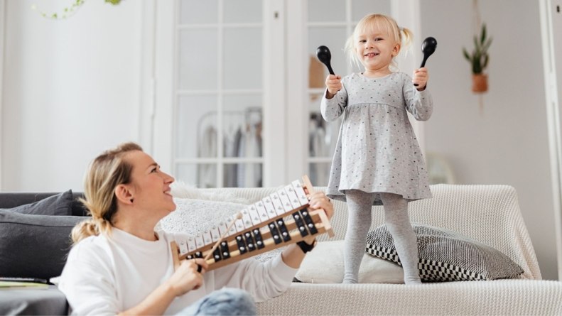 Hangot adó, zenélő játékok: mit fejlesztenek?