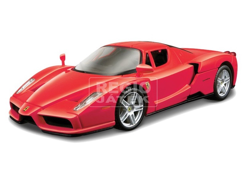 Bburago Ferrari versenyautó 1:32 - többféle kép nagyítása