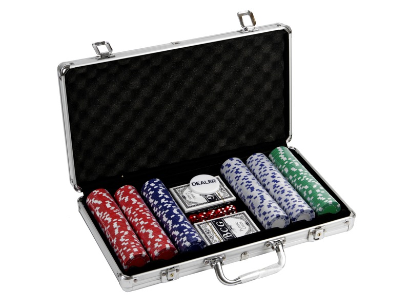 Alu bőröndös póker készlet 300 darab zsetonnal kép nagyítása