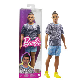 Barbie fashionista barátok fiú baba - kék rövidnadrágban