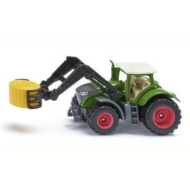 Fendt with bale gripper