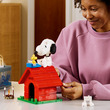 LEGO Ideas 21368 Peanuts: Snoopy kutyaháza kép nagyítása
