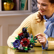 LEGO Botanicals 11513 Sötét virágkompozíció kép nagyítása